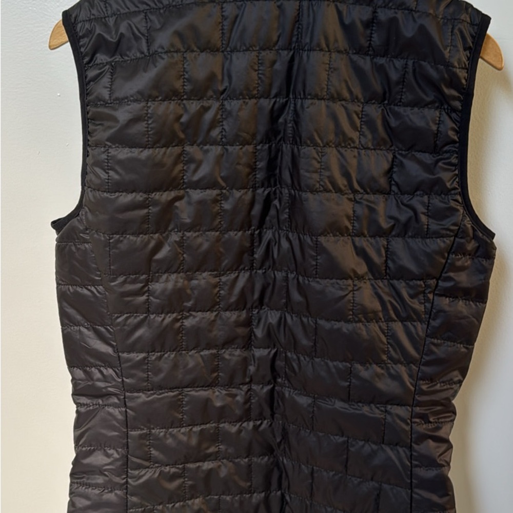 Patagonia Black Insulated Vest - Picture 3 of 3